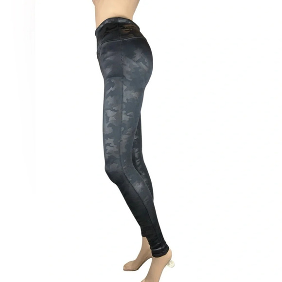 SPANX Womens Faux Leather Camo Leggings Size S Petite Elastic Waist Shaping - Picture 5 of 10